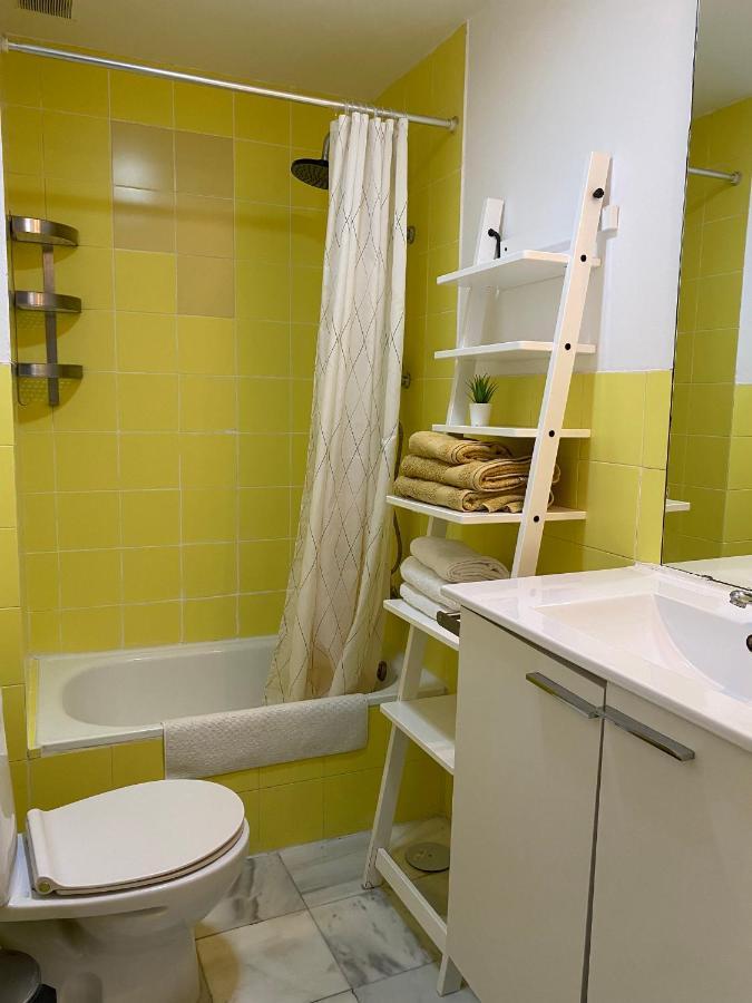 Beautiful Apartment In Historic City Center Севиля Екстериор снимка